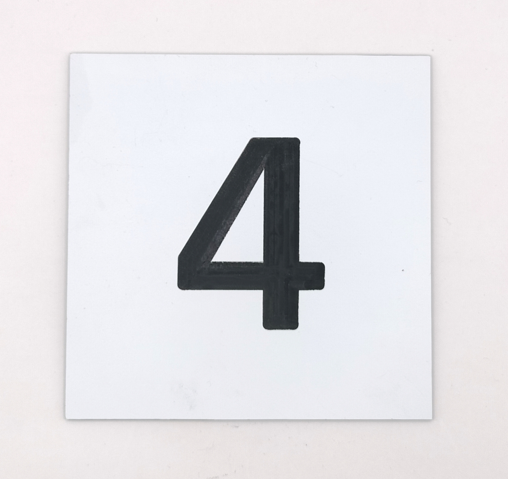 Digitan maastoihin tilaustyönä merkinnät.